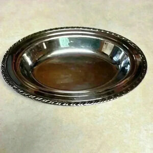 Wm A Rogers Silver Plate Oval Vegetable Bowl..Vintage